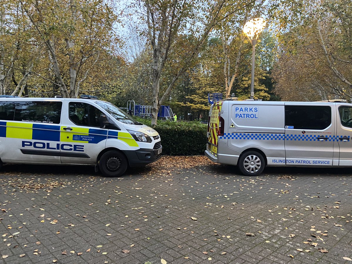 We joined forces with Islington park patrol today. 🚍🤝🚔