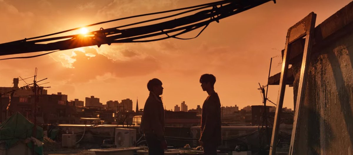 choxar_'s tweet image. можно подумать, что милый дом, это милая, гейская дорама, но…🌞🥰 #SweetHome #МилыйДом