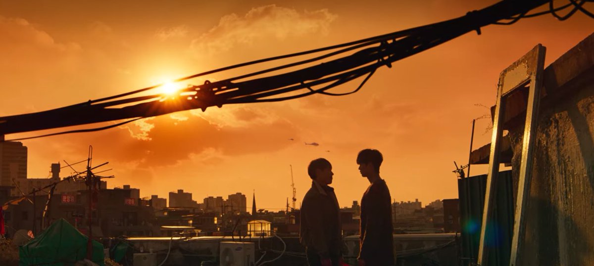 choxar_'s tweet image. можно подумать, что милый дом, это милая, гейская дорама, но…🌞🥰 #SweetHome #МилыйДом