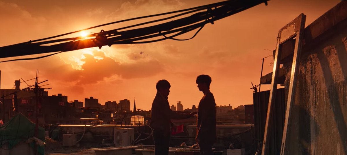 choxar_'s tweet image. можно подумать, что милый дом, это милая, гейская дорама, но…🌞🥰 #SweetHome #МилыйДом