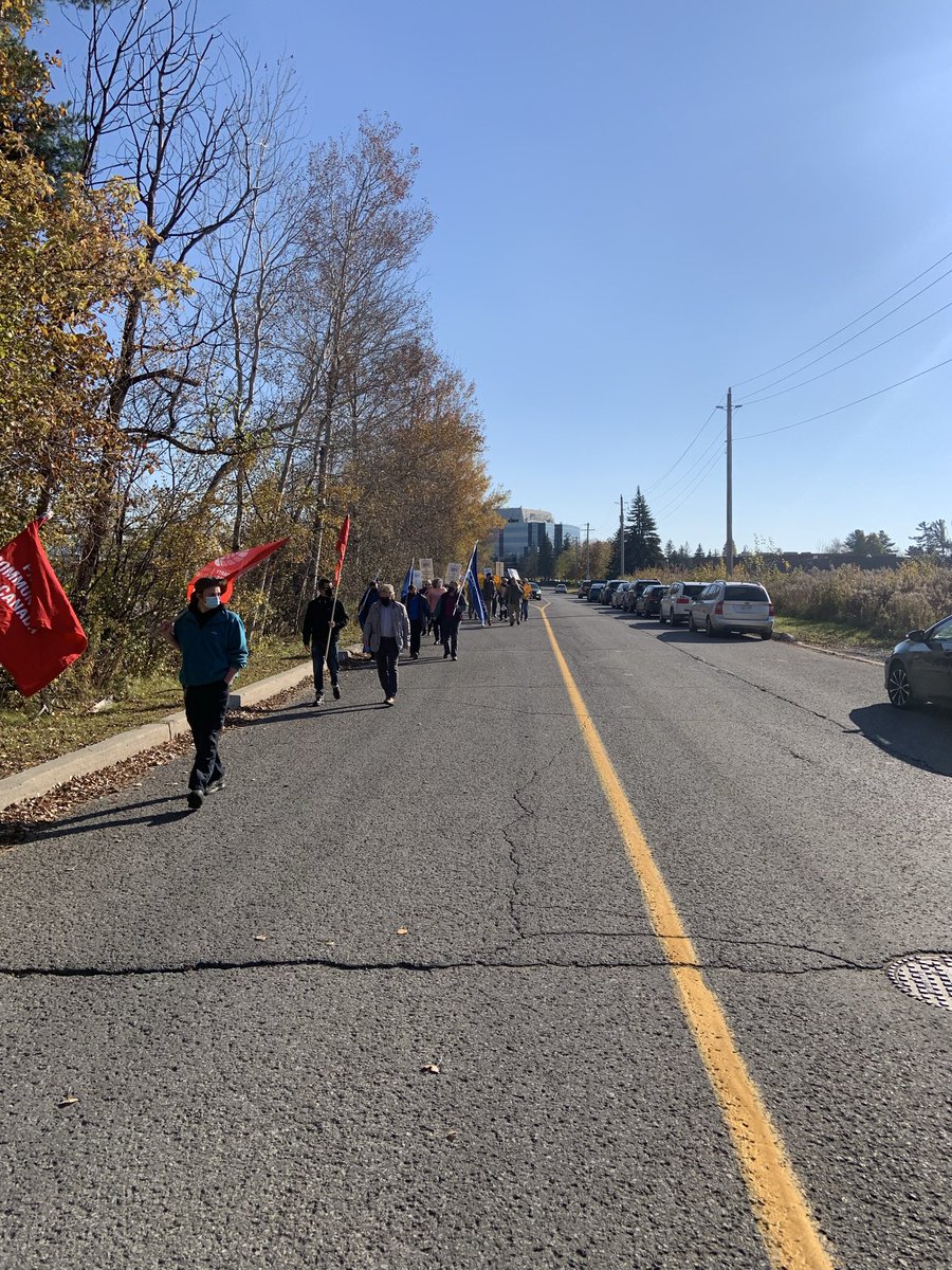 613NBsolidarity's tweet photo. We are now making plans to build our capacity to block the strike-busting trucks that Higgs is sending 1,100 KMS to Ottawa full of his dirty laundry. Tune in to our public meeting, share the notices, and help fight Higgs’ brutality! #canlab #cdnpoli #onpoli @CupeMaritimes https://t.co/1of1ew4usr