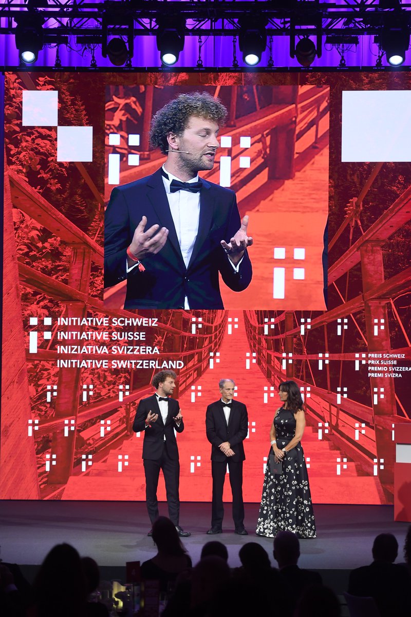 PrixSuisse's tweet photo. Mit Mut, Innovation, Kreativität, Unternehmergeist &amp; höchster Qualität hat sich die Schweiz international einen hervorragenden Namen geschaffen. Mit der Initiative Schweiz fördern wir gezielt Unternehmertum &amp; Innovation - für eine aufstrebende &amp; erfolgreiche Schweiz von morgen. https://t.co/iUk8kvE1cE