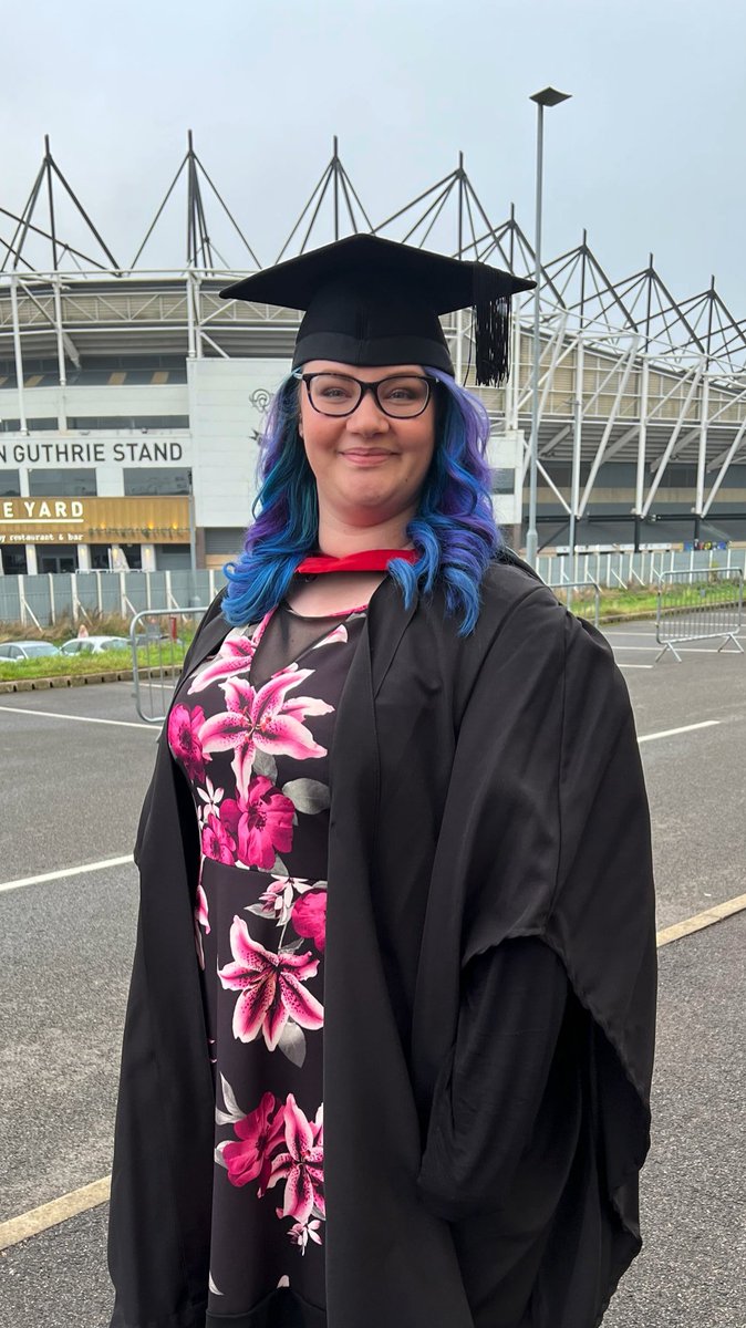 EmmaWal4's tweet photo. Better late than never! Thank you to everyone who’s supported my over this crazy time! Especially my family and the lecturers at uni, and my new found work family 🥰🥰 amazing day ❤️ #sept17 #derbygrad #university https://t.co/RRRog4yJ02