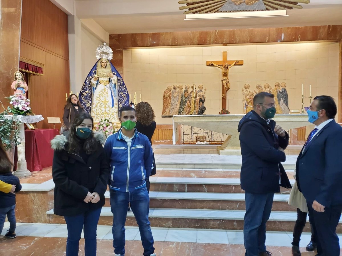 Vox_Hellin_Of's tweet image. ‼️ Nuestro Equipo de trabajo de VOX en #Hellín, han acudido al "VII Aniversario de la Presentación y Bendición de María Santísima de la Alegría".

👉 Se ha presentado el Boceto de La Cruz de Guía Procesional, Pregón de la Hermandad y entrega del VI Premio de Fotografía.

⬇️⬇️