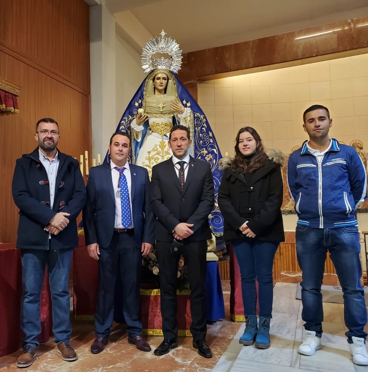 Vox_Hellin_Of's tweet image. ‼️ Nuestro Equipo de trabajo de VOX en #Hellín, han acudido al "VII Aniversario de la Presentación y Bendición de María Santísima de la Alegría".

👉 Se ha presentado el Boceto de La Cruz de Guía Procesional, Pregón de la Hermandad y entrega del VI Premio de Fotografía.

⬇️⬇️