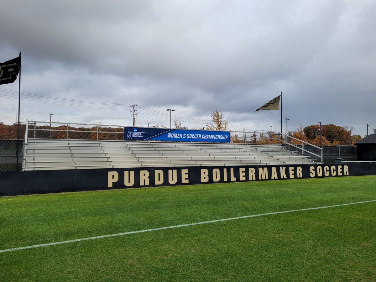 lievense_nick's tweet photo. #FolkField is ready for NCAA 1st round! Been quite a year with the earliest match ever played in Feb to latest match ever played. I'm never happy with how it looks, but gmouths are solid and it played consistently all year, which is the goal. #SportsTurf #BoilerUp https://t.co/Hr27iMl3KT