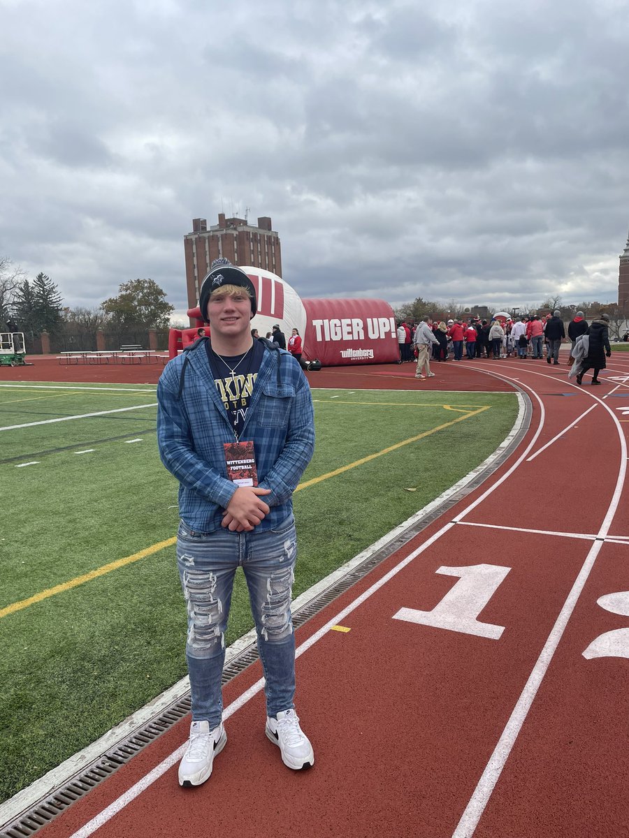 samueljones2004's tweet photo. Congratulations on a big win. Thanks for the gameday invite I really enjoyed the visit, @WittFootball @CoachKooi28 @TVvikingfb @CCJoeShow @Caudill88J https://t.co/yeXMTRuWm0