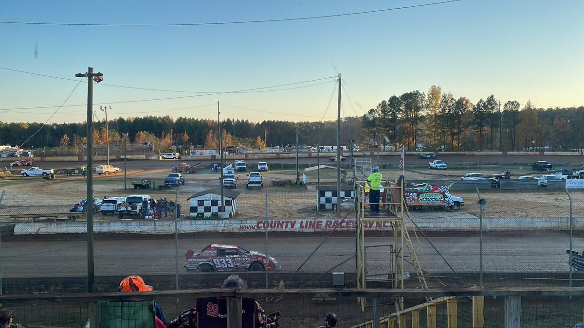 Roll In currently underway, Hot Laps coming up here from <a href="/countylinenc/">County Line Raceway</a> #SEDMS