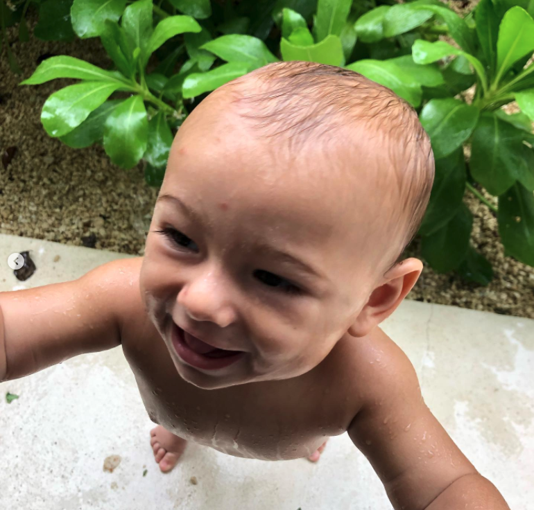unifamosos's tweet photo. ¡Feliz cumple mes #BabyMilo! 🥰🎂 El hijo de #FernandoCarillo, ya cumple 8 meses ¡Qué grande y lindo está! 💙 https://t.co/bCW00Lo5S5