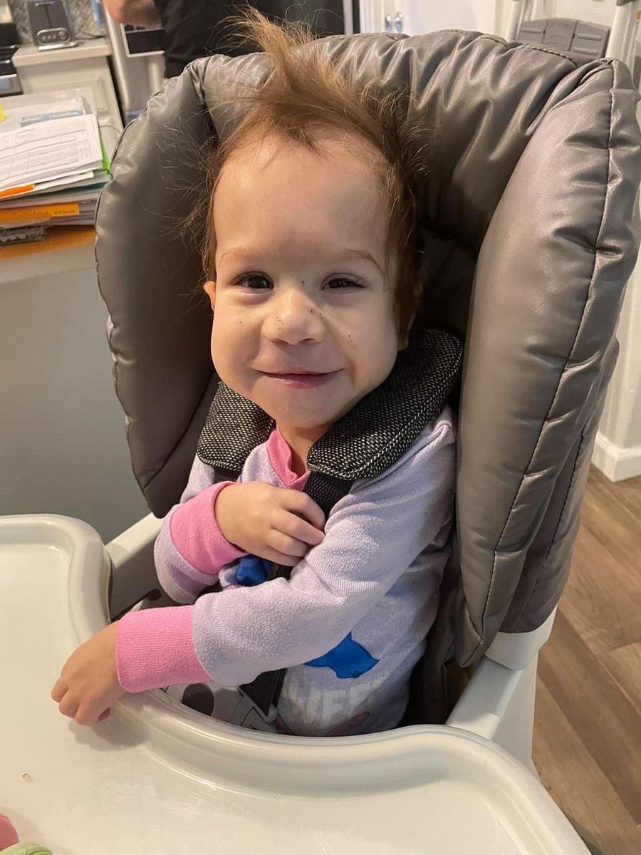 Simons_Law's tweet photo. Please everyone stop what you are doing and pray for Journey.
She has been rushed to Doernbechers ED and was non responsive and has been given 3 rounds of CPR…Journey needs all your prayers🙏
#SimonsLaw #simonslifemattered https://t.co/heNB8Tqjeb