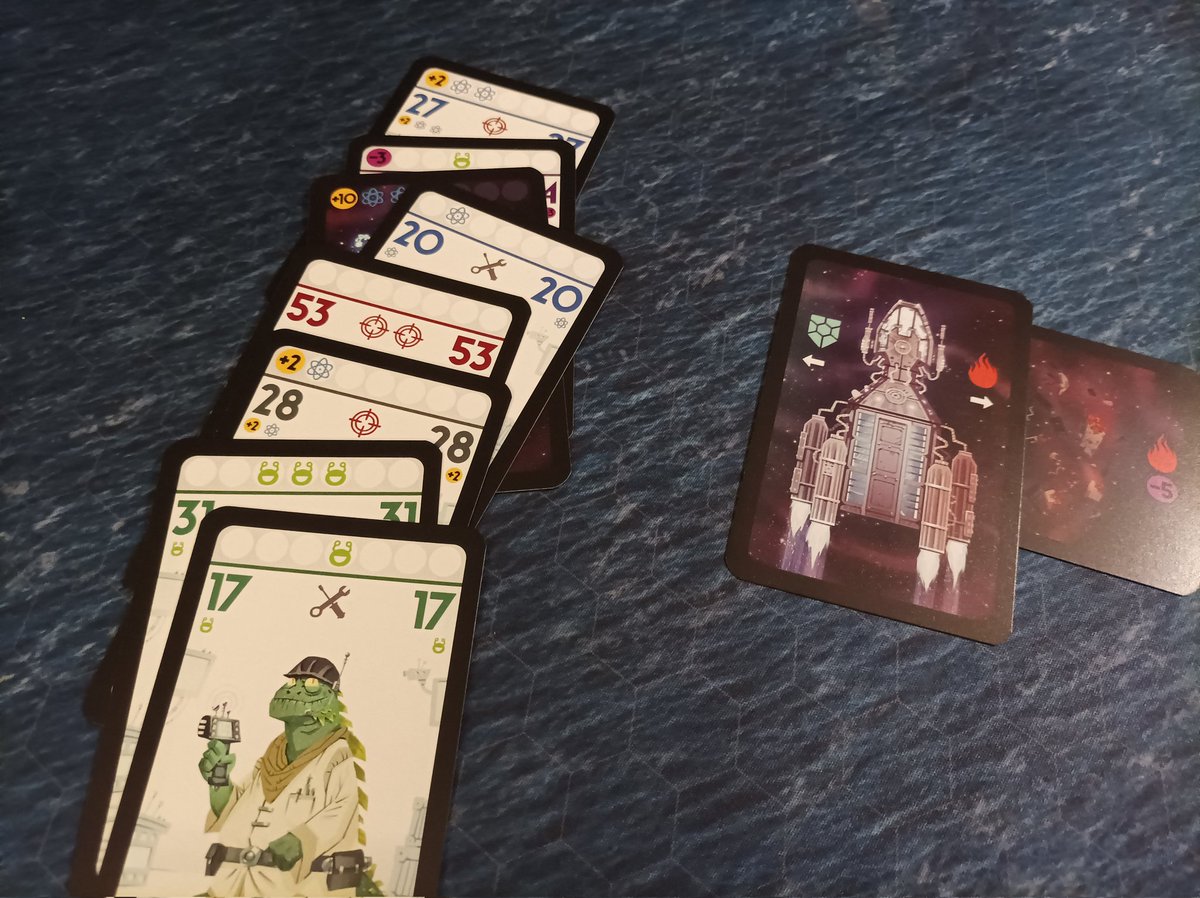 MissBayBee_de's tweet photo. Im Nachmittag haben wir dann noch ein paar kleinere Spiele auf den Tisch gebracht...
#KippMirSaures, #Explorers, #SpaceDragons und ganz zum Schluss #Influentia.
So geht ein schöner Tag zu Ende mit @poeppelwolf @firedriller und @Yellowgeekbear 🥰 https://t.co/VK1pzpcwll