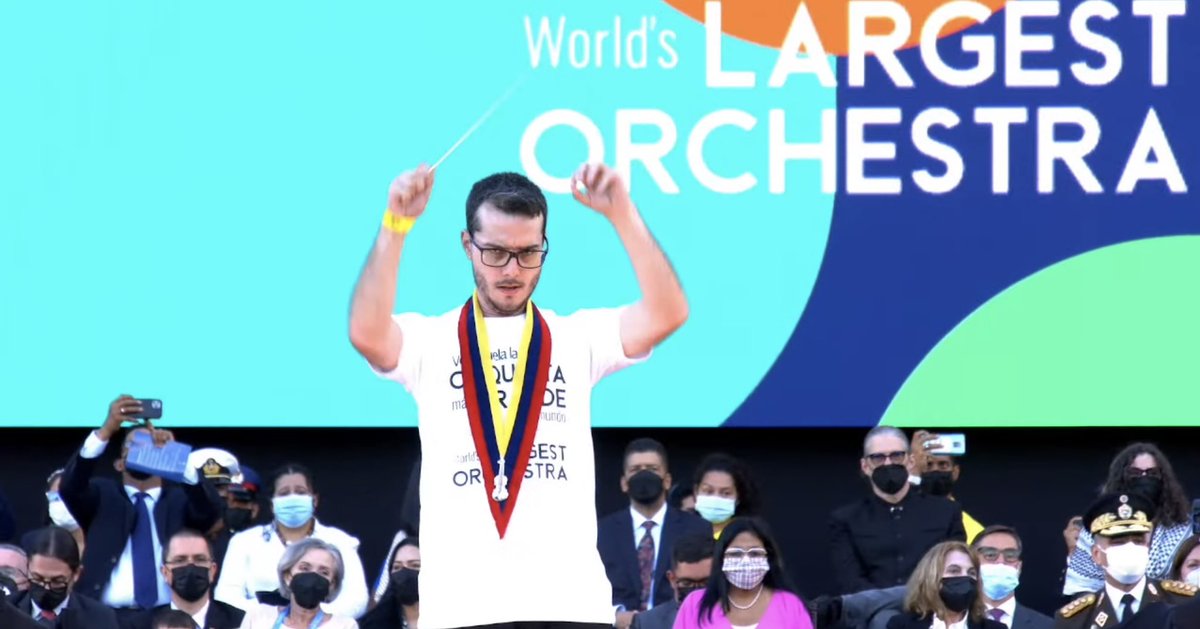 profeYas's tweet image. Quiero que sepan que yo estoy a un paso del llanto, lo logren o no que arrechos son mi pana 👏🏼👏🏼👏🏼👏🏼💛❤️💙😭😭😭
#TheLargestOrchestra