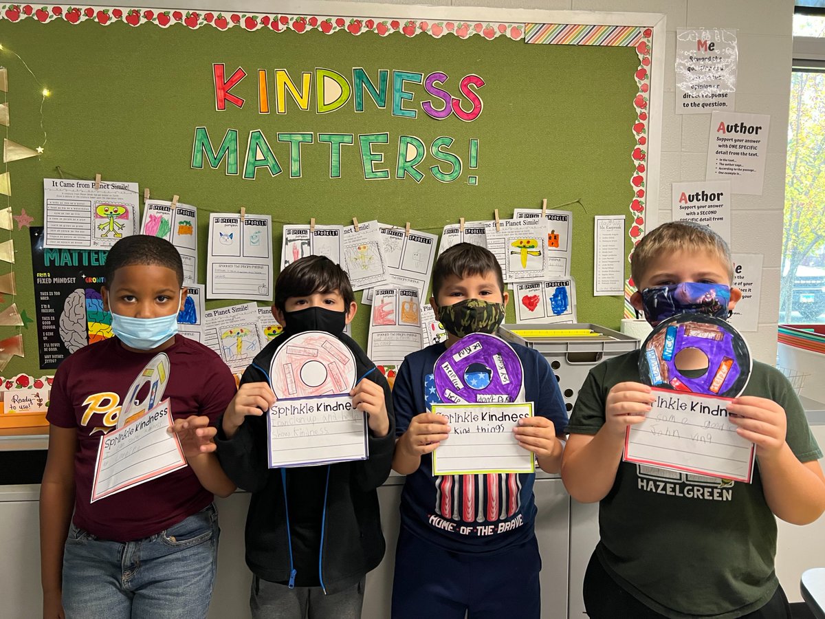 dist126_hg's tweet photo. Happy World Kindness Day from Ms. Kasprzak's third graders!!  #weare126 #hg_126 #hornetstrong @dist126_hg @dist126 https://t.co/WPB3f1hrtR