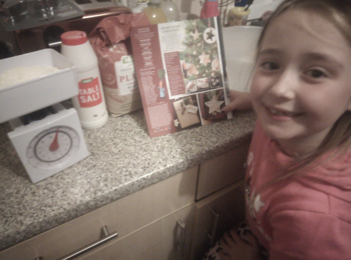 Staceyboo86's tweet photo. When Rosies teacher asked for any spare Xmas decorations for their class tree, Rosie decided to get crafty...with salt dough! We've had so much fun making these for @PinfoldStreet . We even managed a special one for each of her classmates. https://t.co/zjLfkI89oF