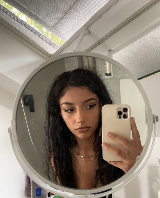 sitting on the toilet https://t.co/SP9pvzIMbU