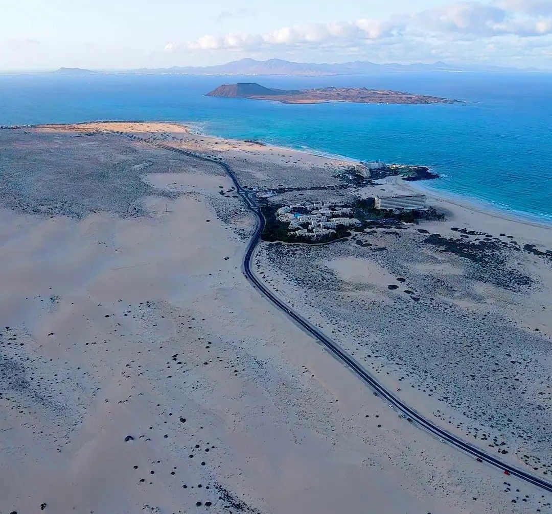 CDronfly's tweet image. 😍📸
@EmocionesCan @wandwoo @rafael_cubas2 @TesorosCanarios @VisitaVen @visitarlasislas @vistoencanarias @nochescanarias @paisajecanario @holyber @jessicaalbiach #SORTEO #Geeknetic @Geeknetic

Síguenos en instagram 😉🤗
instagram.com/canarydronfly