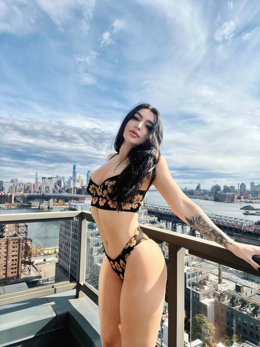 NY https://t.co/SRT8111SdC<a href="/tag/booty"class="tags"><span>#booty</span></a>