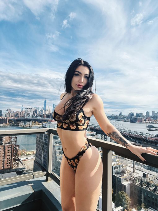 NY https://t.co/SRT8111SdC<a href="/tag/booty"class="tags"><span>#booty</span></a>