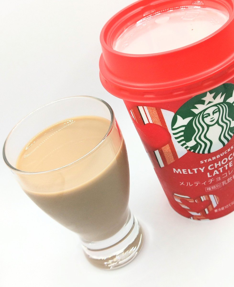 corgi_555's tweet photo. スターバックス「メルティチョコレートラテ」200ml。税込216円 。

スタバからチルドカップで登場🙆‍♀️✨
パッケージはクリスマス感いっぱい💓
苦みが強くないので、コーヒーが苦手な方でも飲みやすい✨甘党の人にはオススメ👀
#スターバックスチルドカップ

🌸レビューブログ https://t.co/jyCg1Ds5rF https://t.co/kx5o7zV2x0