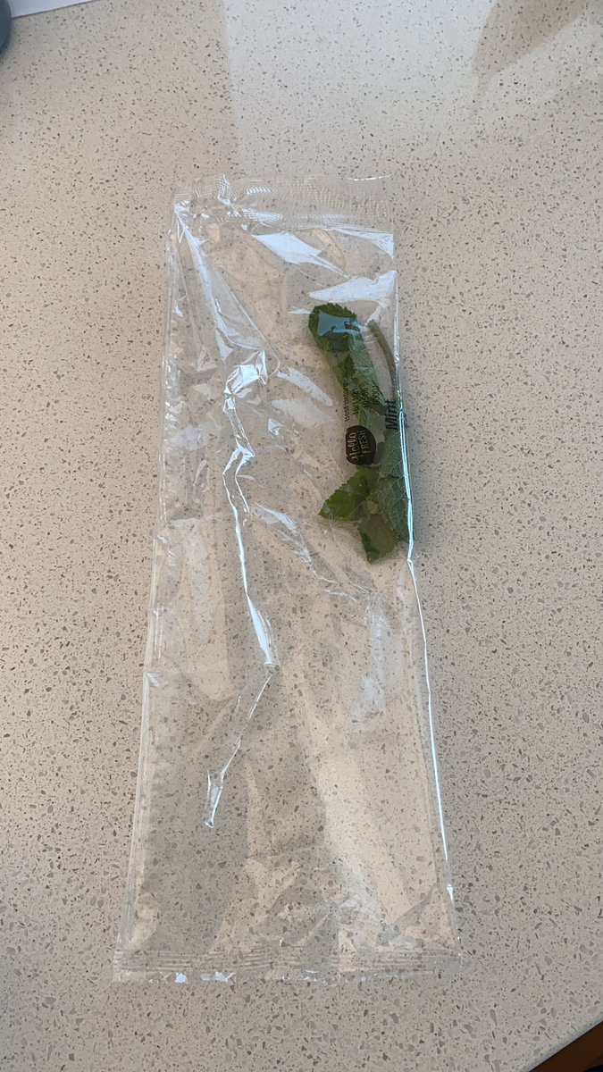 gstylianou_'s tweet photo. Want some mint with that plastic? #hellofreshNZ https://t.co/kXIq2TTW1X