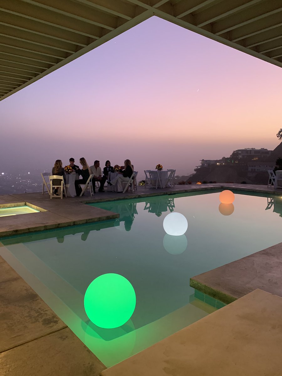 KimhCross's tweet photo. One of my favorite shots of our launch party at the Stahl House. #stahlhouse #casestudyhouse22 https://t.co/FJFYCLJXC9