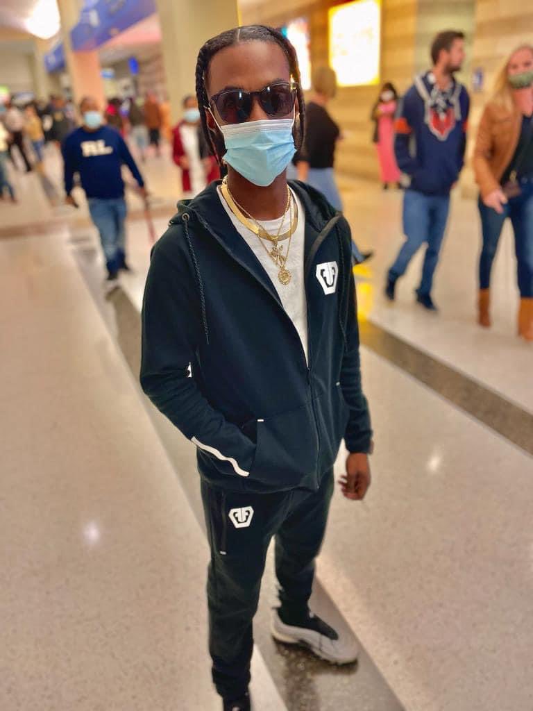 ForeverFlyMike's tweet photo. Available at https://t.co/chgaoMtymo

Free Shipping using code “GLOVEMBER”
Share, Subscribe, Support 

#ForeverFly #blackownedbusiness #chicago #techsuit #hoodieseason #SupportBlackBusinessChallenge #shop #tech #chicagoclothing https://t.co/oQTTs8zf0x