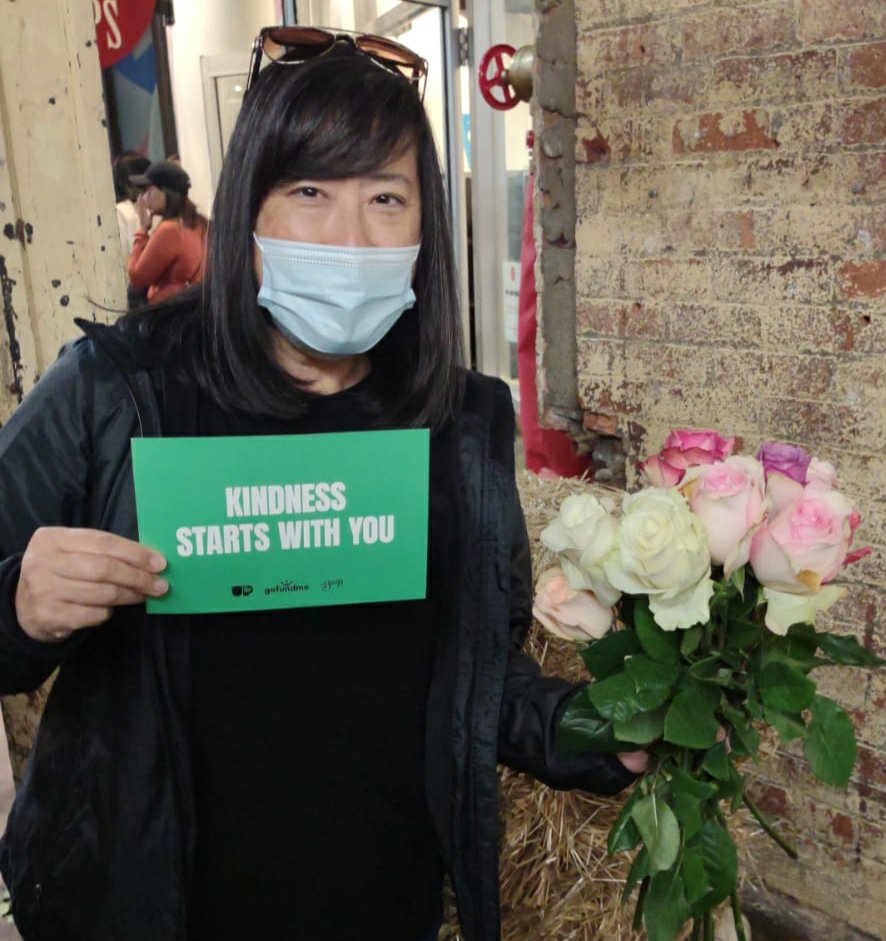 Thanks <a href="/Upworthy/">Upworthy</a> for the beautiful flowers from <a href="/TheBouqsCo/">The Bouqs Company</a> to celebrate #WorldKindnessDay! What a great idea to give $ grants to help jump start local causes! Definitely a kind thing to do! #BelieveinHumanity #KindnessStartsWithYou #Bethegoodinyourcommunity