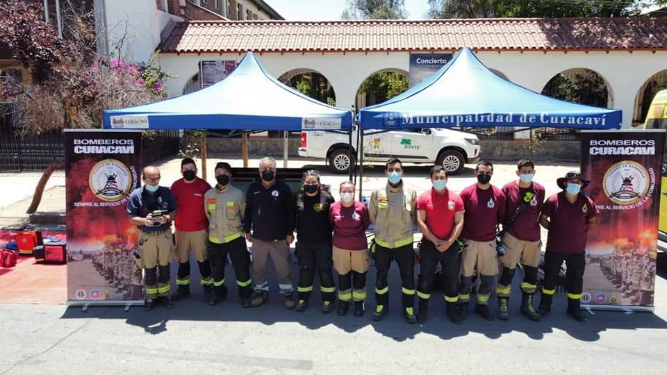 CB_Curacavi's tweet photo. El día sábado 13 participamos en la primera "Feria de prevención y reducción del riesgo" organizada por la @MCuracavi.
Bomberos de nuestras 3 compañías estuvieron presentes @bomba_curacavi @SEGUNDA_CVI
 @TerceraCvi
🚨Siempre al servicio de la comunidad🚨
👩‍🚒👨‍🚒🚒 https://t.co/QLfGNRrlRI
