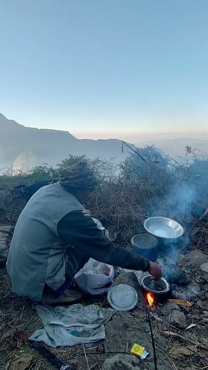 shepherdsofhim's tweet photo. Walking with transhumance #Shepherds in the Himalayas as they descending to their respective villages for winter. Learning from their wisdom with lots of #ancedotes

#ShepherdsofHimalayas #Uttarakhand #migration #Pastoralism #Winteriscoming #Himalaya #mountain #Explore https://t.co/eRSBDVzNwf