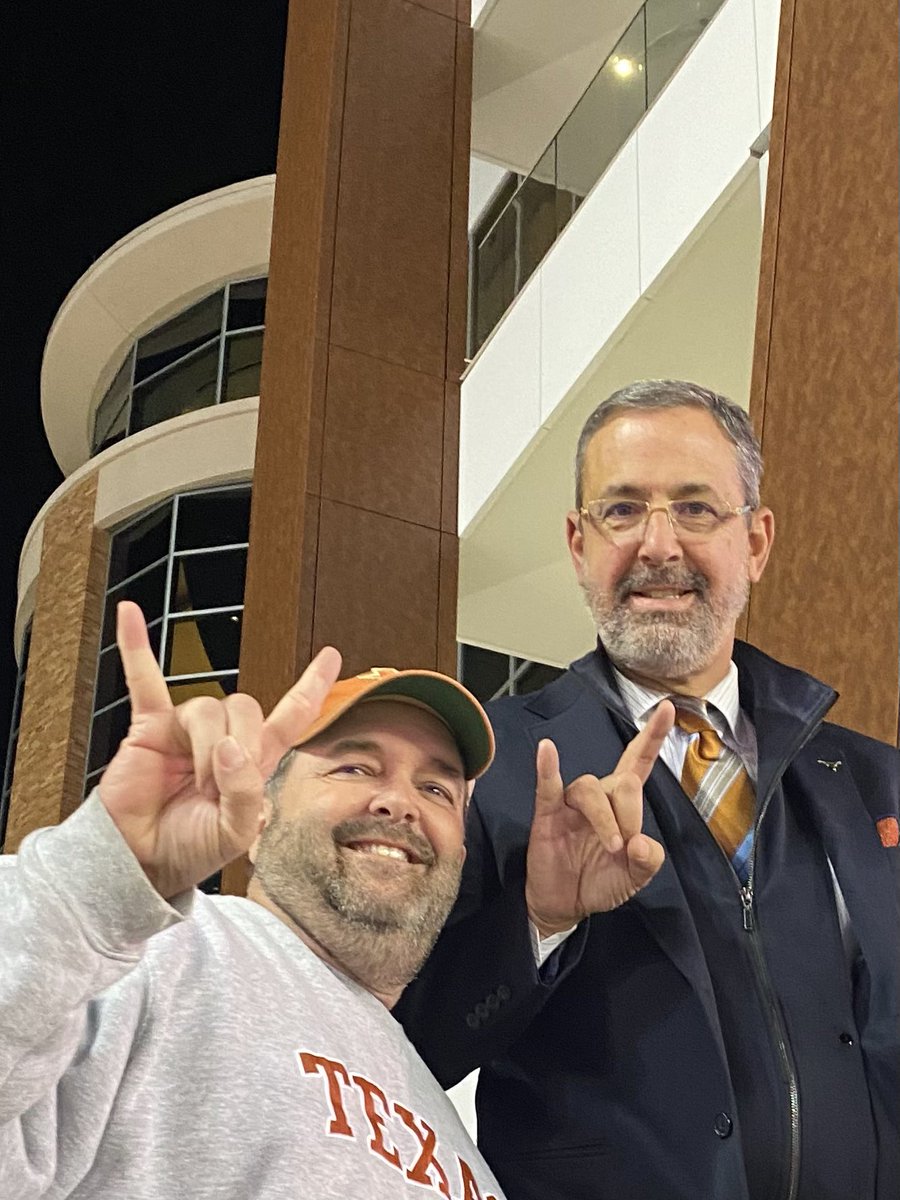 With the 🐐 himself. Let’s do this Horns! <a href="/_delconte/">Chris Del Conte</a>