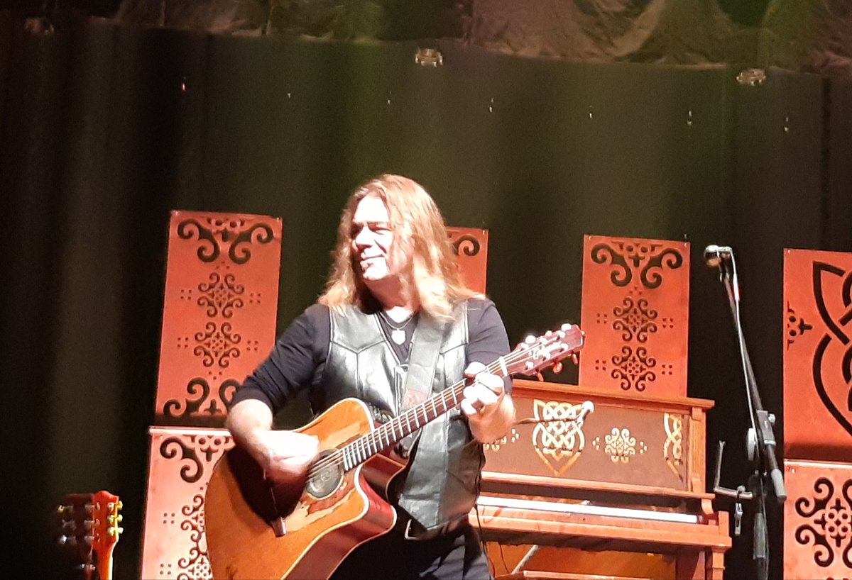 LeslieReid17's tweet photo. Bought my tickets back in 2019. Was so excited to go see @alanthomasdoyle tonight. Love how he can make you feel like he's singing right to ya. Fantastic night! https://t.co/MOmDC48RjY