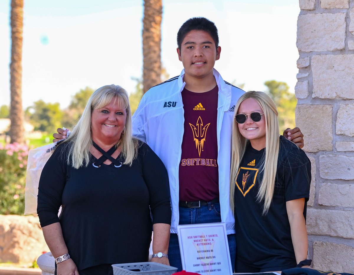PhotoSilvas's tweet photo. Few more shots from todays @ASUSoftball annual golf tournament.
@morgannnriley @chase_leehong
@Trisha_Ford
@marissaschuld17
@iowa0606
@RussHeffley
#TGreen
@MaileyMclemore https://t.co/mnBfzMhx4g