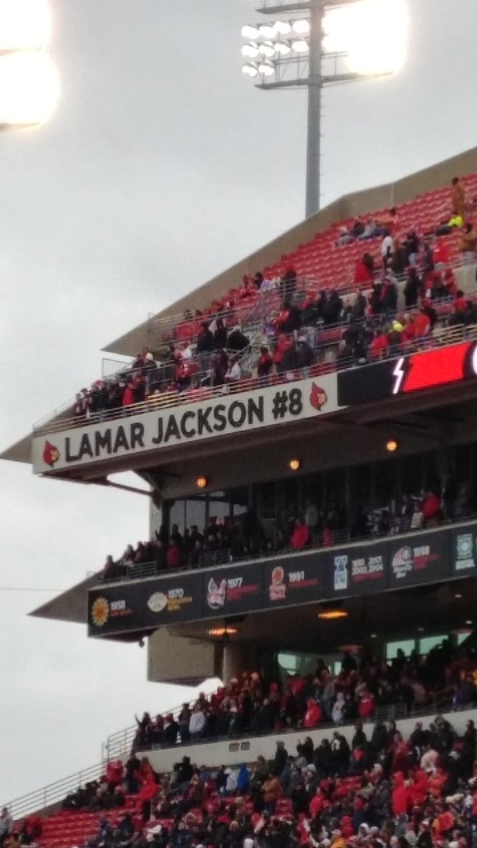 Solid day in the Ville @UofLFootball <a href="/ULFBRecruiting/">Louisville FB Recruiting</a> <a href="/Lj_era8/">Lamar Jackson</a>