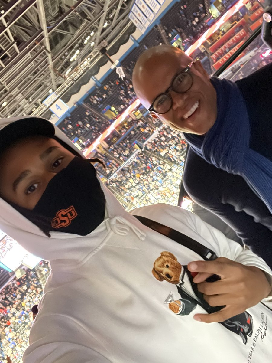 LeonMcClinton's tweet photo. Had such an amazing weekend with my cousin (@Westside_A5 HS Senior) visiting from South Carolina to learn more about @okstate from @BeAnOSUCowboy ! Enjoyed watching the @okcthunder and @CowboyFB with him. Hoping he returns soon! #FuturePoke https://t.co/crw5tVwTRU