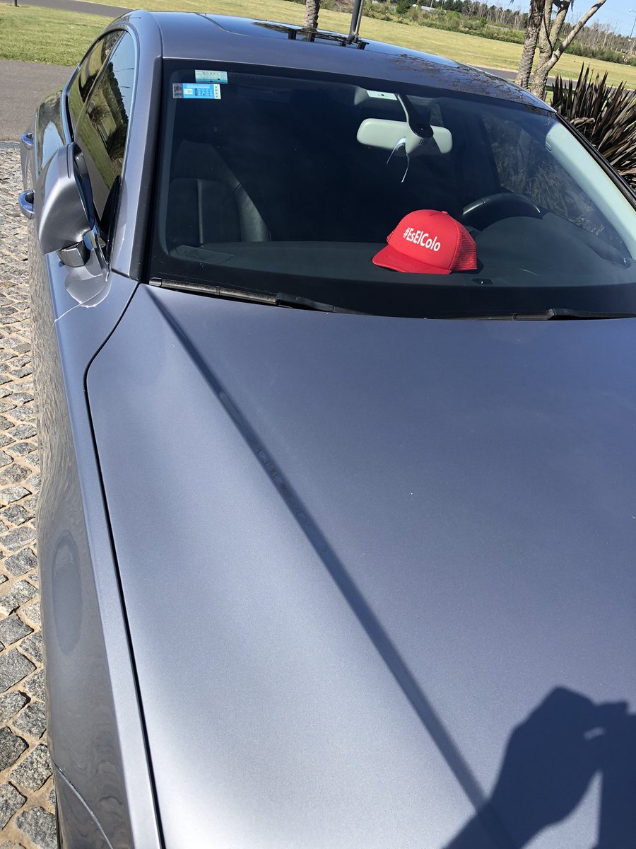 DiGiuseppeWal's tweet photo. Todo listo para mañana temprano. Gorra #EsElColo y “Feliz Domingo”. Vamos con fuerza #JUNTOS https://t.co/egj4Tv3nHZ