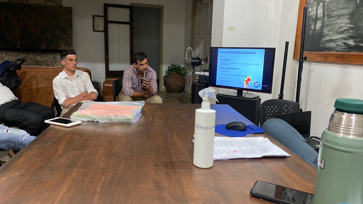 Reunión de análisis y estudio de LUC con los ediles departamentales de la Agrupación.