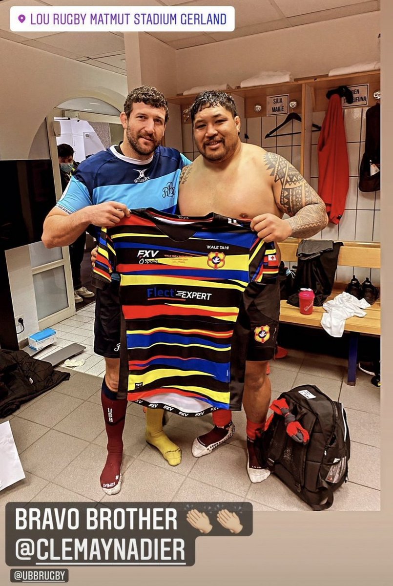 Bravo aux <a href="/Barbarian_RC/">Barbarian Rugby Club</a> de @clemaynadier, nets vainqueurs du <a href="/officialTongaRU/">Tonga Rugby Union</a> de <a href="/ben_tameifuna/">Ben Tameifuna</a> (42-17). Ça valait bien une photo de famille 😍 

#iloveubb
#BRC #BaaBaas #EspritEtJeu