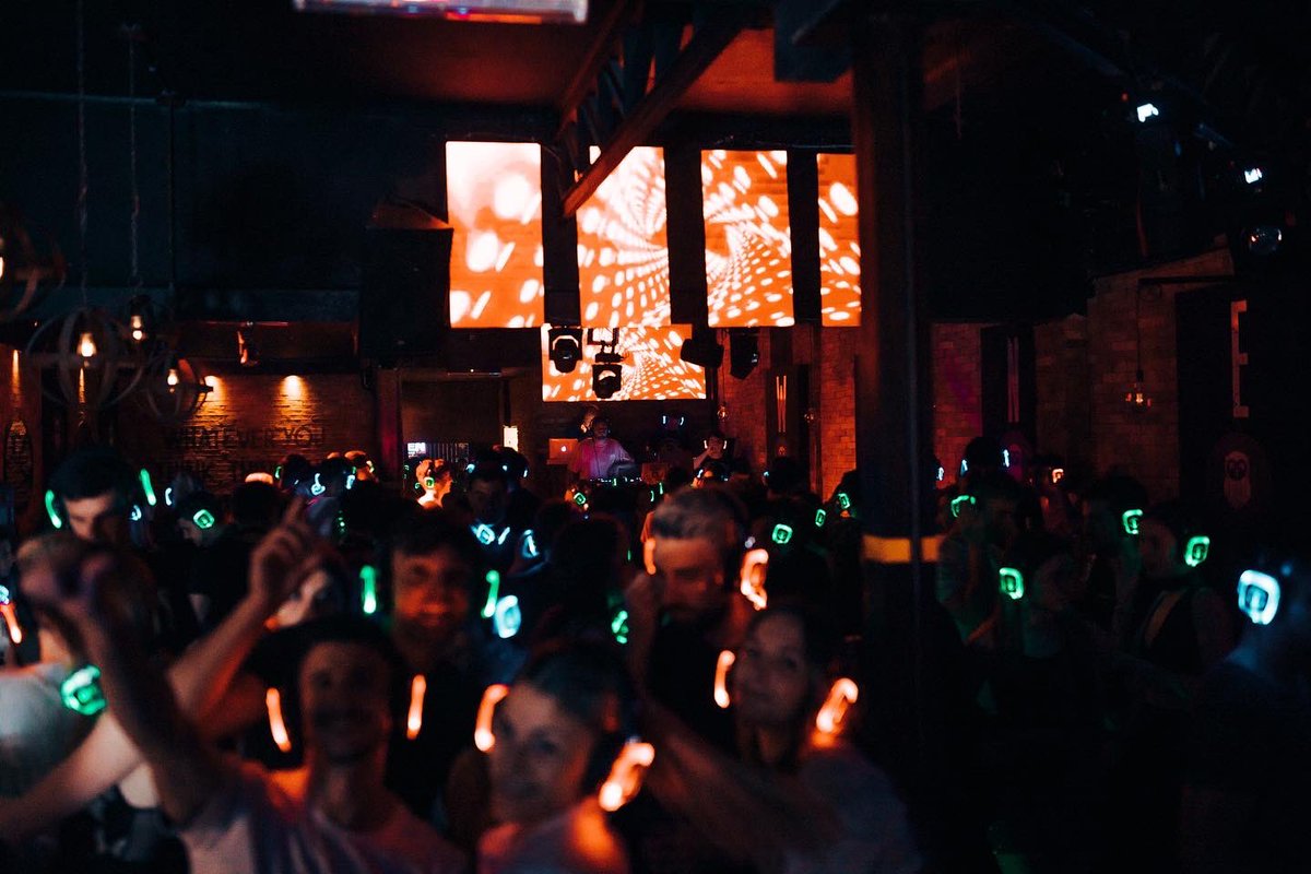 freedomnightl's tweet photo. 🦉¡GRACIAS, CÓRDOBA y MARCOS JUÁREZ!🤍
Después de 2 años, acá estamos ✨
Dos noches increíbles, llenas de momentos y gente hermosa. Estamos felices de que hayan sido parte de ellas 🤩
Gracias a todos los que lo hicieron posible.
NADA, ABSOLUTAMENTE NADA PUEDE PARARNOS 🤍🎧🦉🙌🏻 https://t.co/WB4udo3W8H