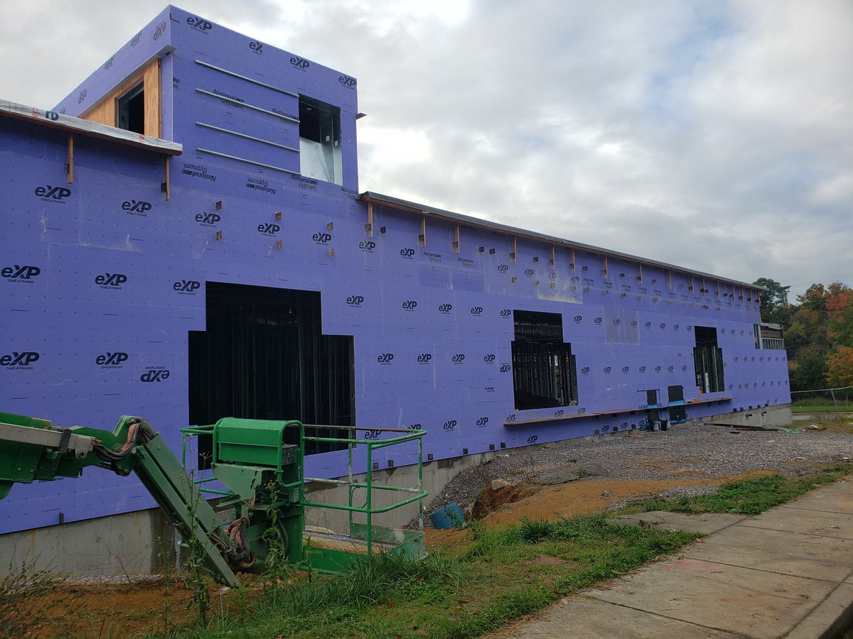 AndersonUTCVM's tweet photo. #teachingandlearningcenter @utcvm @UTIAg @UTKnoxville going up fast! Can not wait to see the building come alive with students. https://t.co/Fz2eATDvPl