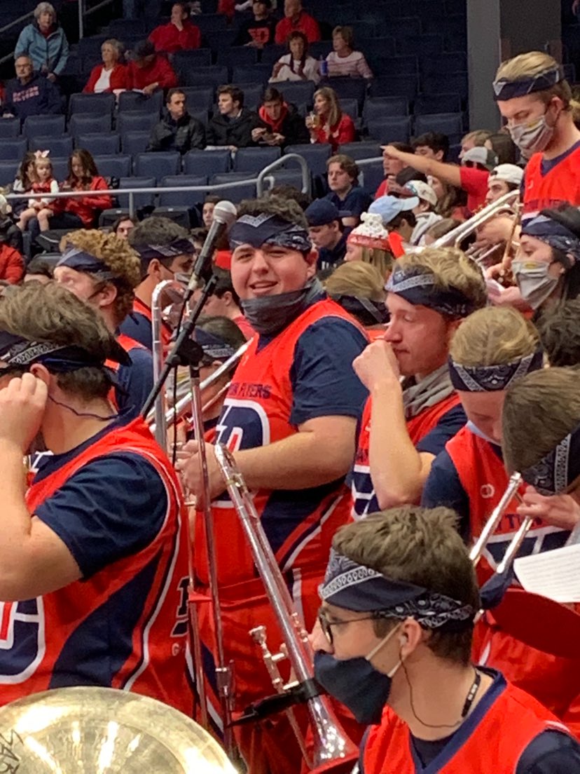 714tracy's tweet photo. Go Flyers Pep Band! https://t.co/5sVJPdZonA