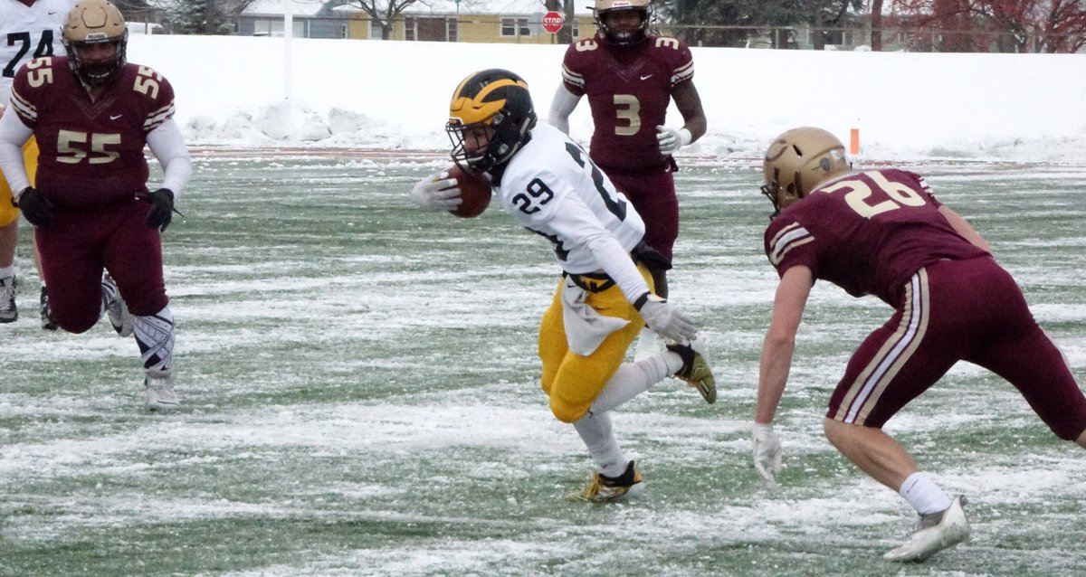 GustieAthletics's tweet photo. .@GAC_Football wins decisively at snow-covered Concordia for its best season in over two decades #GoGusties 

Recap: https://t.co/neOHpFbHLx https://t.co/VLACHFZCAq