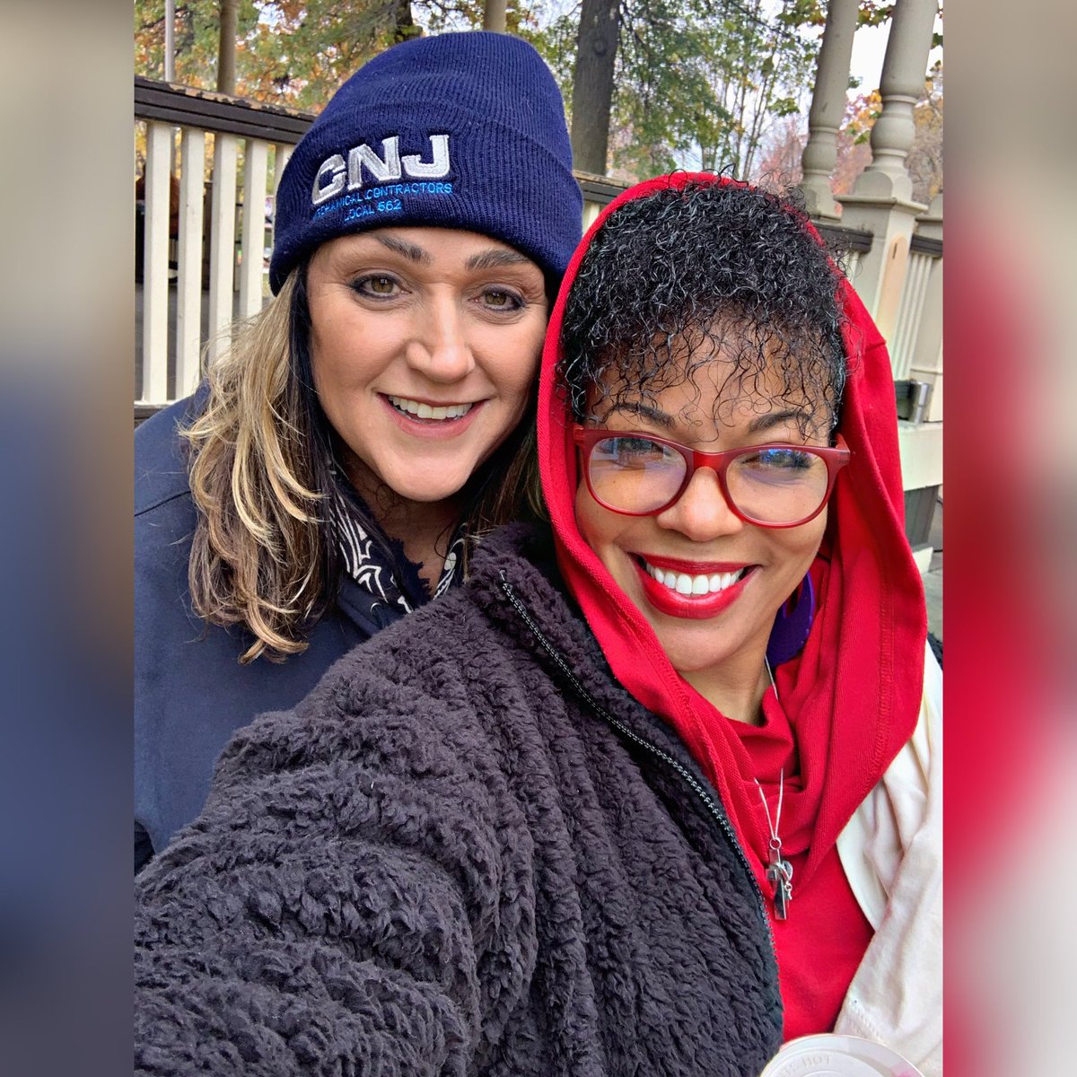 schubbard10's tweet photo. It was #OneOfTHOSEDays Again!!!!
L👀k who i FINALLY got to meet #INPerson-THE @bridget_flood!!!
i have been following her for years🤞🏾That’s what events like #SAVETheLYLE are GOOD at doing #BringingTHECityTogether and
WE #HERE for it✊🏾
#THATTimeWhen 11+12+13+26=💯
#WEStL 🙏🏾 https://t.co/2DkYS4YRoc