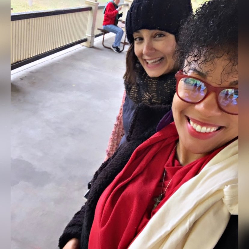 schubbard10's tweet photo. It was #OneOfTHOSEDays Again!!!!
L👀k who i FINALLY got to meet #INPerson-THE @bridget_flood!!!
i have been following her for years🤞🏾That’s what events like #SAVETheLYLE are GOOD at doing #BringingTHECityTogether and
WE #HERE for it✊🏾
#THATTimeWhen 11+12+13+26=💯
#WEStL 🙏🏾 https://t.co/2DkYS4YRoc