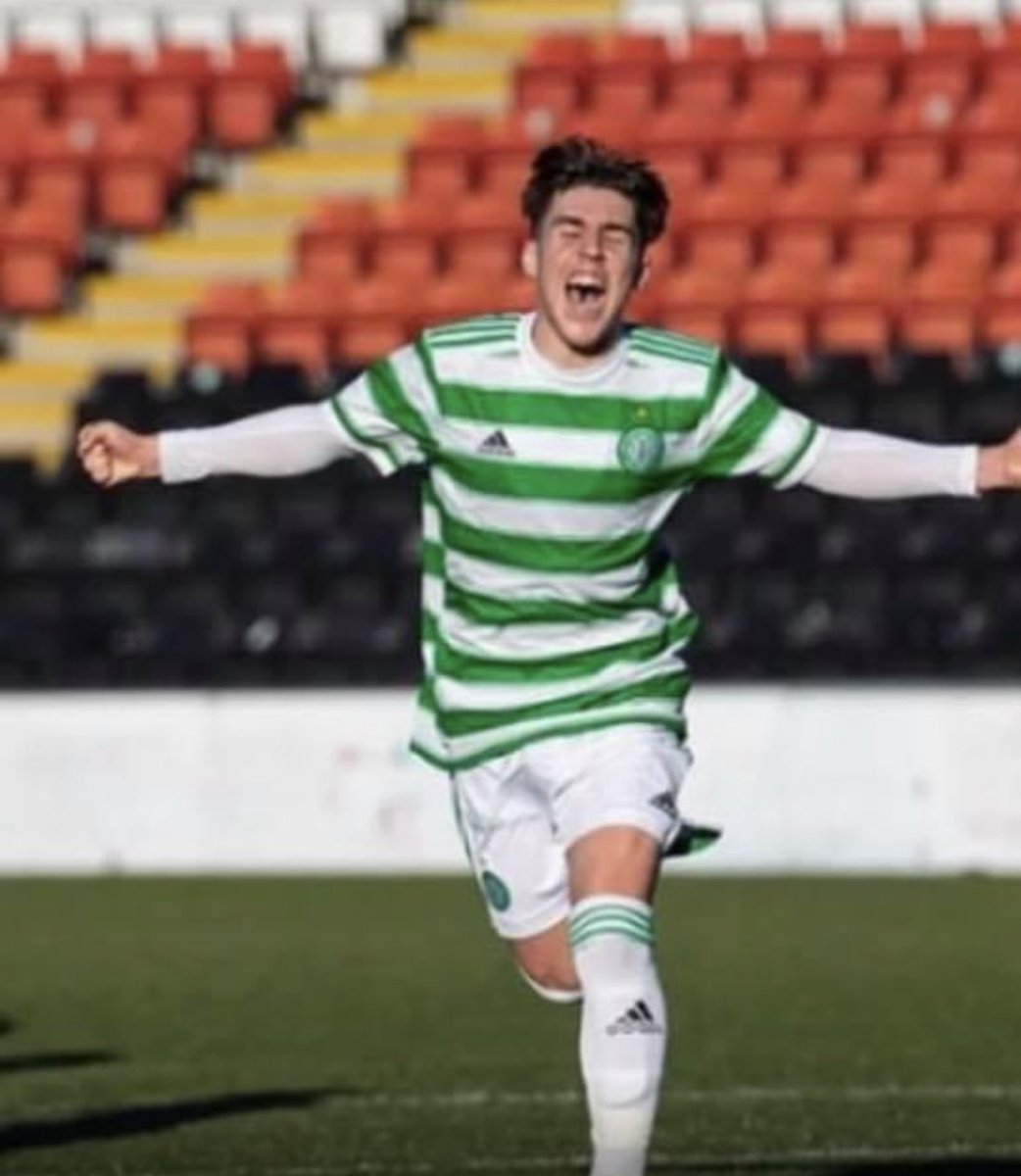 dixiebhoy19's tweet photo. During a really hard time it was unbelievable to see the wee man find the net today . The name Frankie Deane cheered up your gran and papa a lot. #teamdeane https://t.co/4JDBIQ5OAa