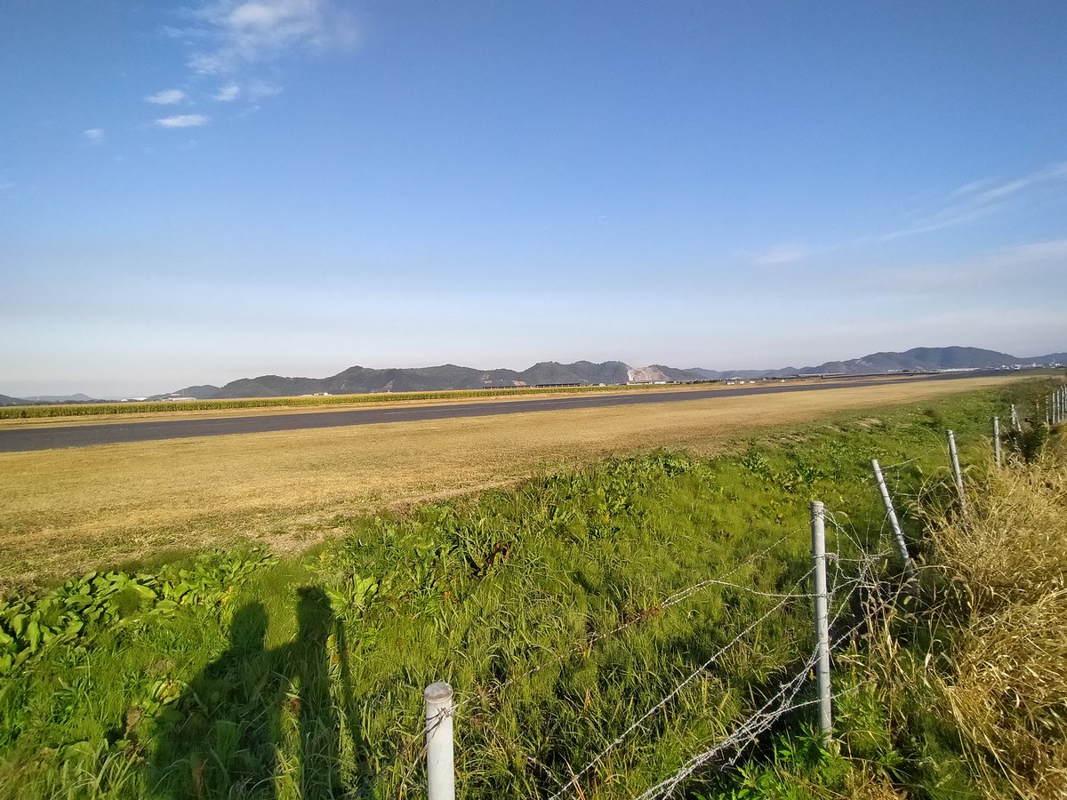 680Phantom2's tweet image. おはようございます。今日は笠岡ふれあい空港にきております。#室屋義秀 #EXTRA330 #笠岡ふれあい空港