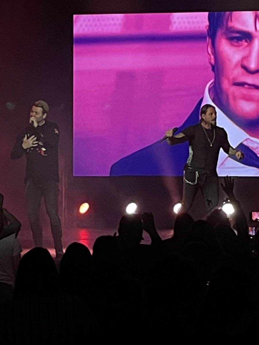 Cee_Jay1983's tweet photo. @boyzlifeOFCL @officialkeith @BrianMcFadden @PlymPavilions fantastic night tonight https://t.co/eLAqMH2l6w
