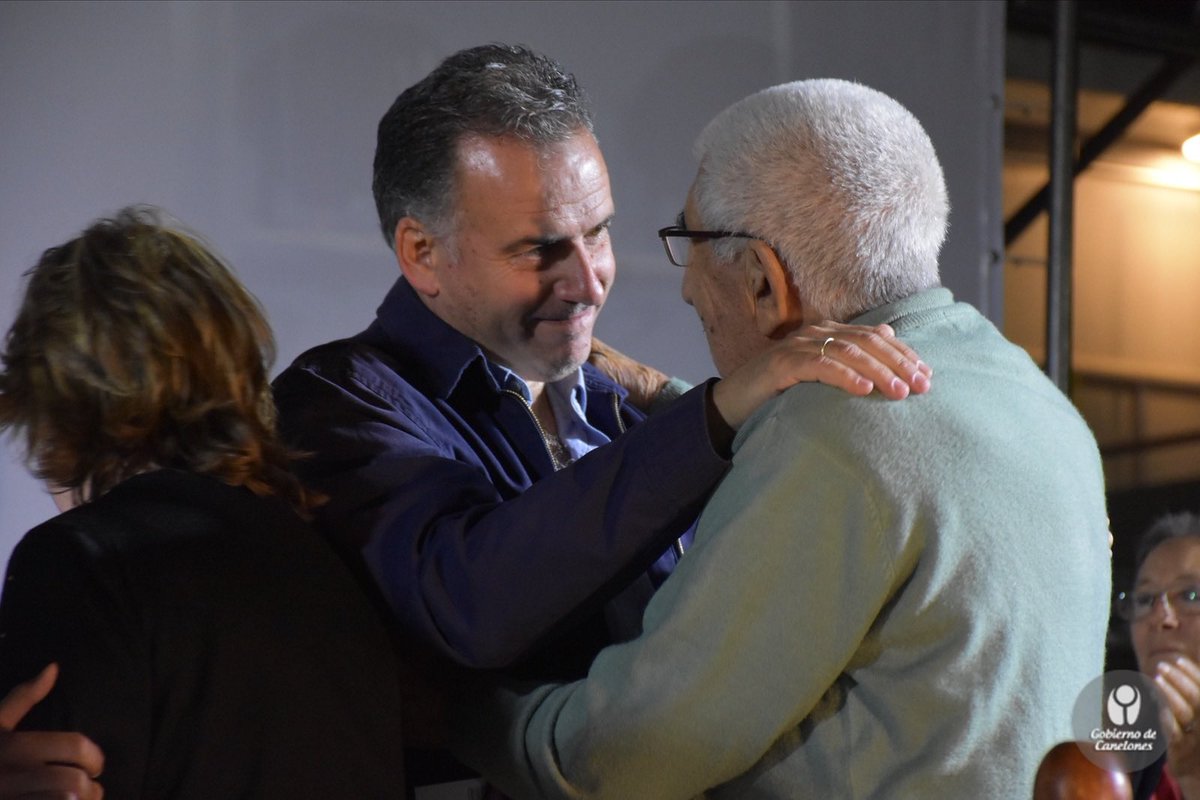 IdCanelones's tweet photo. 📚#Ahora> En un marco de fiesta y grandes emociones se inaugura la ampliación de la Biblioteca Popular de #Shangrilá Edelweiss Zahn, la cual es posible gracias al apoyo de @IdCanelones a través de un convenio anteriormente firmado.

#Hoy vecinos y vecinas ven un anhelo cumplido. https://t.co/gt82SRrwJs
