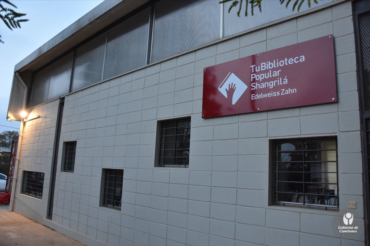 IdCanelones's tweet photo. 📚#Ahora> En un marco de fiesta y grandes emociones se inaugura la ampliación de la Biblioteca Popular de #Shangrilá Edelweiss Zahn, la cual es posible gracias al apoyo de @IdCanelones a través de un convenio anteriormente firmado.

#Hoy vecinos y vecinas ven un anhelo cumplido. https://t.co/gt82SRrwJs