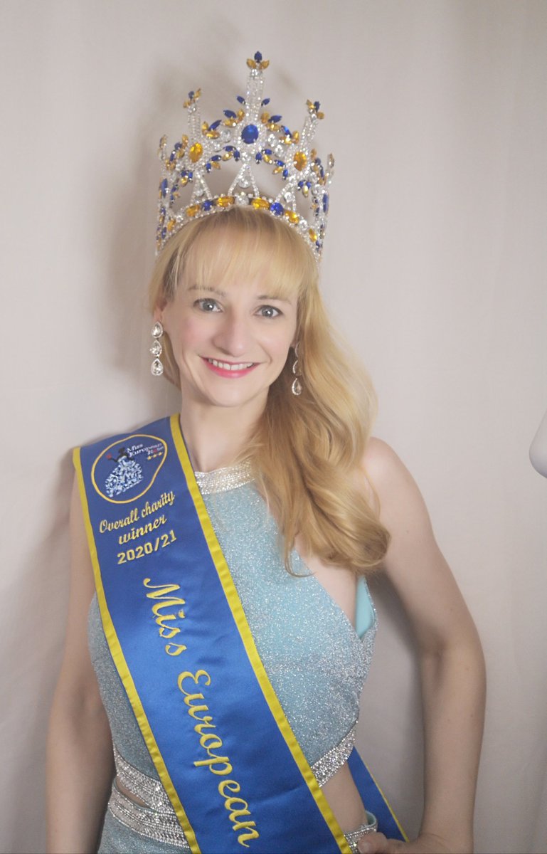 raqsdance's tweet image. When you're feeling a bit better and have a free afternoon.

#homephotoshoot #missukrose #missEuropeanRoseOverallCharityqueen #missEuropeanRose #model #photoshoot #crown