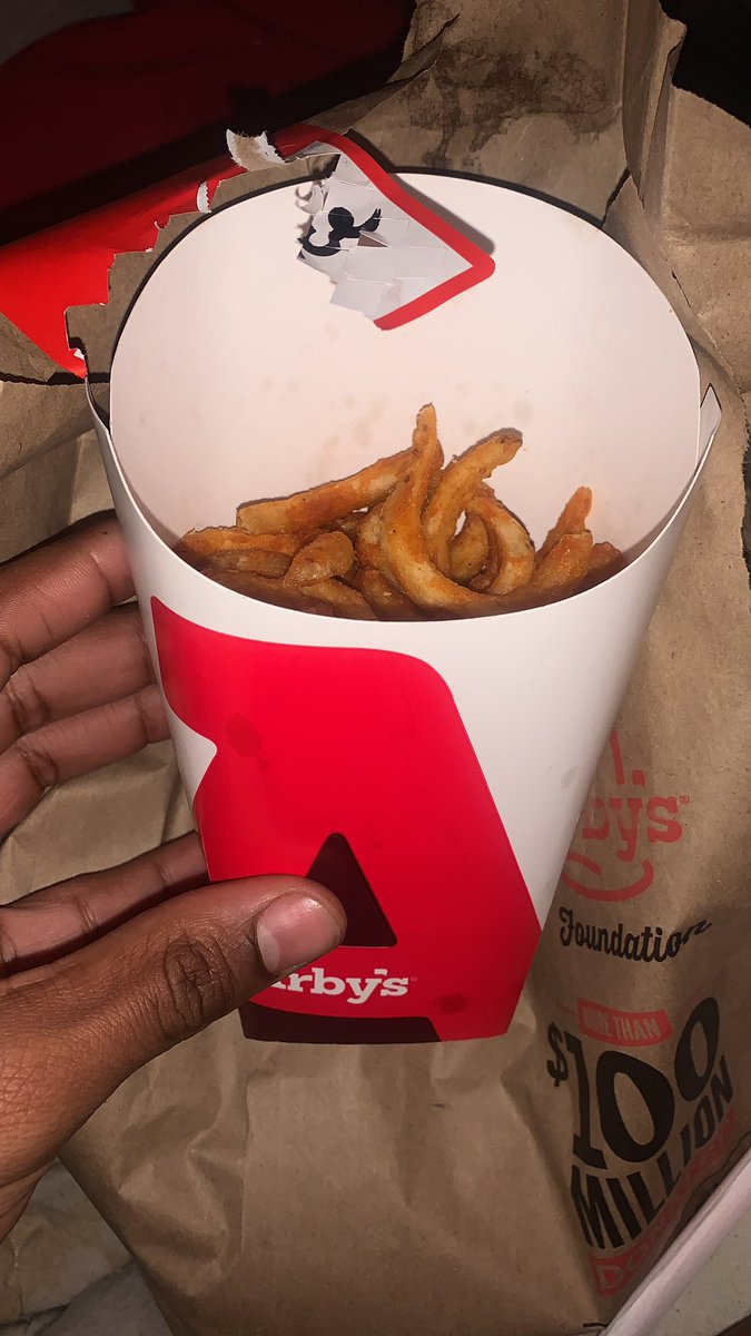 0p4L_'s tweet photo. @Arbys what is this they came cold, stale and i barley got any smh https://t.co/noK7jsyrHa